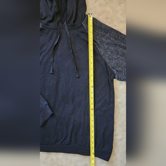 ​Vera Wang Simply Vera Black & Gray Herringbone Hoodie - Size M - Picture 5 of 7